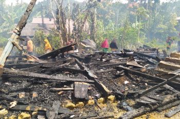 Tiga rumah habis terbakar di Palupuah Agam