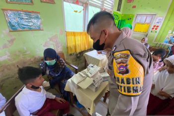 Polres Payakumbuh maksimalkan peran Bhabinkamtibmas untuk sosialisasikan vaksinasi anak 6-11 tahun