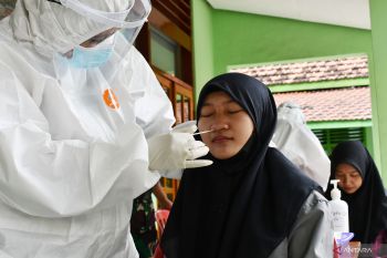 Pelacakan Kontak COVID-19 di Sekolah