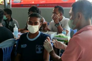Ratusan warga binaan Rutan Maumere terima vaksin COVID-19