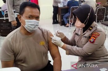 Polresta Mataram mempercepat vaksinasi personel guna sukseskan MotoGP