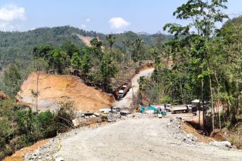 Aparat gabungan dampingi BPN ukur tanah di Desa Wadas Purworejo
