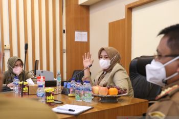 Wawali Makassar rakor percepatan vaksin antisipasi lonjakan Omicron
