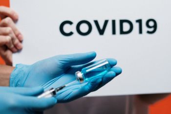 Tekan penularan COVID-19 dengan prokes ketat &amp; vaksinasi
