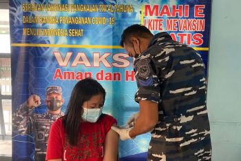 TNI AL terus membantu pemerintah gelar vaksinasi lindungi masyarakat