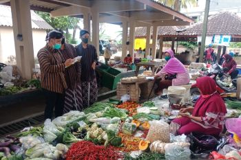 Harga minyak goreng di Kulon Progo Yogyakarta masih di atas HET