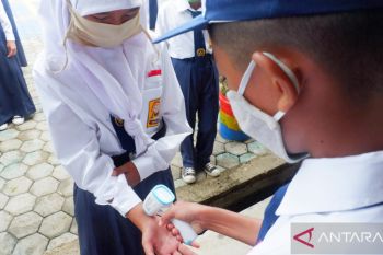 PTM di Tanjungpinang dihentikan akibat lonjakan COVID-19