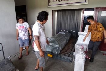 Empat jenazah korban bentrok di Sorong diberangkatkan ke daerah asalnya