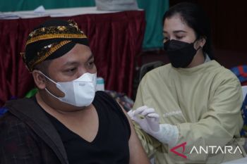Anggota DPR imbau masyarakat untuk vaksinasi booster