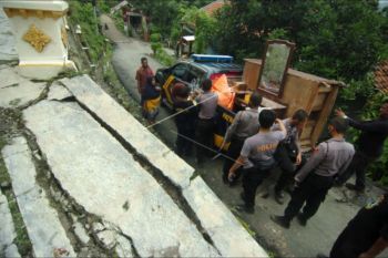 Musibah tanah bergerak di Tegal