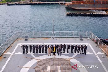 Menko Airlangga tinjau KRI Teluk Palu sebagai dukungan terhadap industri perkapalan