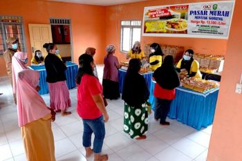 PT Unggul Lestari gelar operasi pasar minyak goreng di dua kecamatan
