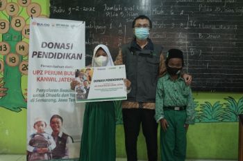 UPZ Bulog Kanwil Jateng -Dompet Dhuafa salurkan beasiswa bagi anak yatim dan dhuafa di Semarang