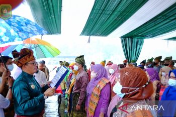 205 Kepsek di Meranti dilantik di tengah hujan deras