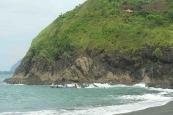 Ketika ritual mencari berkah di Pantai Payangan berujung maut