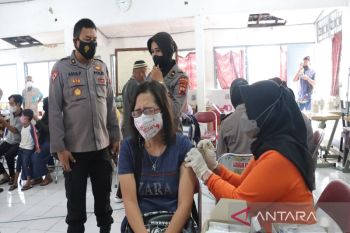 Puluhan warga disabilitas di Sukoharjo ikuti vaksinasi  penguat