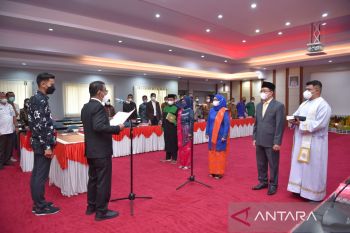 Gubernur  minta Bank Sulteng tingkatkan kualitas bisnis