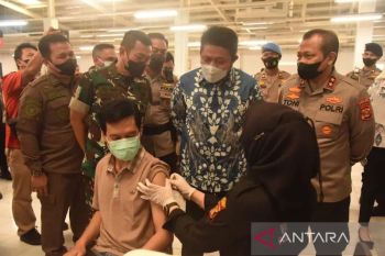 Sumsel targetkan 50.000 orang  dalam vaksinasi serentak
