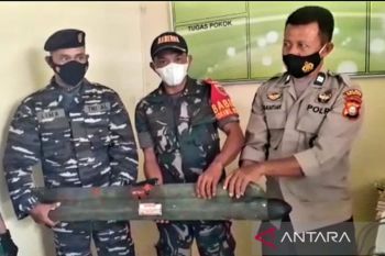 Pemkab Selayar Serahkan benda mirip rudal ke KRI Fatahillah