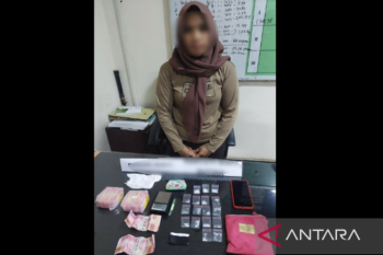 Polisi menangkap seorang wanita di Konut edarkan sabu-sabu milik suami