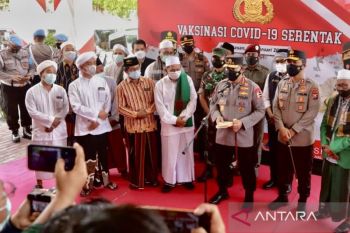 Kapolri optimis pelaksanaan vaksinasi COVID-19 segera tuntas karena didukung tokoh agama