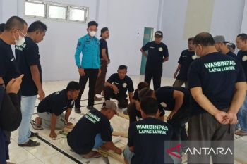 LP Luwuk Sulawesi tengah beri pelatihan tanam hidroponik untuk para narapidana