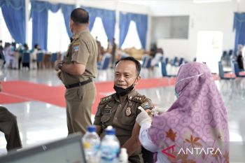 Pemkab Pasaman Barat mulai melakukan vaksin COVID-19 jenis booster