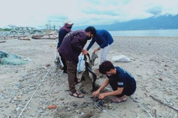 KFC Indonesia bersama DCA Lakukan Kegiatan Bersih Pantai dan Laut di 10 Provinsi