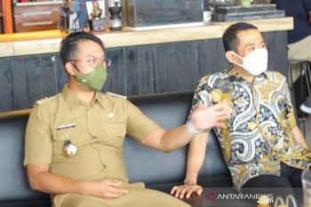 Bupati Sinjai mengumumkan dirinya terpapar COVID-19