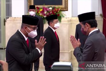 Presiden Joko Widodo lantik Andi Widjajanto sebagai Gubernur Lemhanas