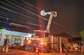 PLN pulihkan gangguan listrik akibat cuaca di Kabupaten Sragen