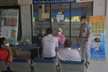Jasa Raharja Lampung lakukan pemeriksaan kesehatan gratis terhadap penumpang Damri