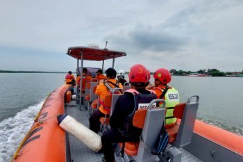 Basarnas Cilacap hentikan operasi SAR di Sungai Donan