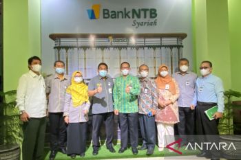 Bank NTB Syariah melindungi pekerja rentan lewat program BPJAMSOSTEK