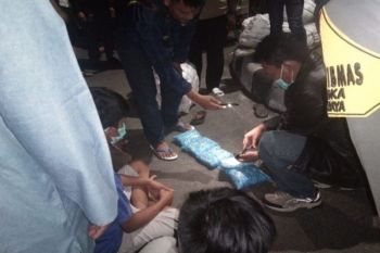 Empat pemilik sabu-sabu 5 kilogram di Palangka Raya dibawa ke Jakarta