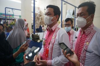 Wali Kota Pekalongan ancam tindak penimbun minyak goreng