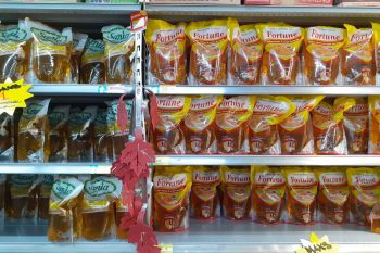 Lima kontainer minyak goreng akan tiba Mataram