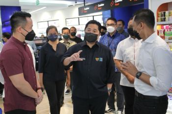 Menteri BUMN cek kesiapan layanan vaksinasi booster Sinopharm Kimia Farma