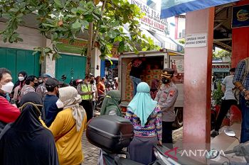 Pemkab Banyumas gelar operasi pasar minyak goreng