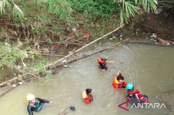 Bocah enam tahun ditemukan tewas setelah hanyut 22 jam di Sungai Cigugur Jonggol