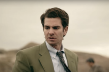 Andrew Garfield bermain dalam serial "Under the  Banner of Heaven"