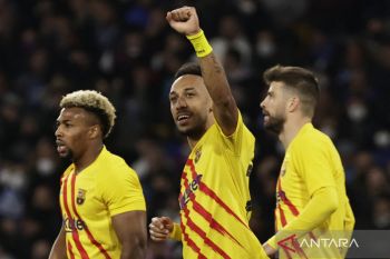 Hajar Napoli, Barcelona melaju ke 16 besar