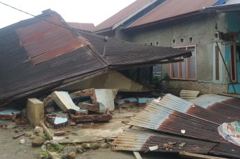 Aliran listrik di Kajai Pasaman Barat  masih mati usai gempa