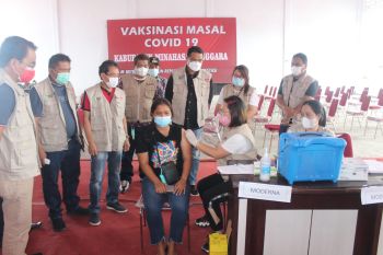 Dipantau Presiden, Pemkab Minahasa Tenggara gelar vaksinasi massal