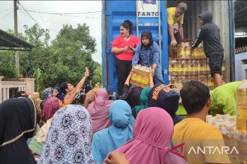 Distributor salurkan 18 ribu liter minyak goreng di Takalar