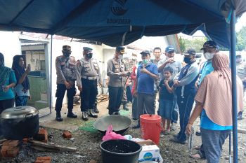 Dinsos Agam dirikan dapur umum untuk korban gempa  Pasaman