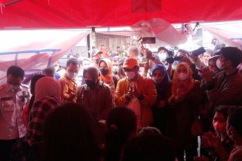 Mensos sambangi anak-anak di pengungsian Pasaman Barat, upayakan pemulihan trauma