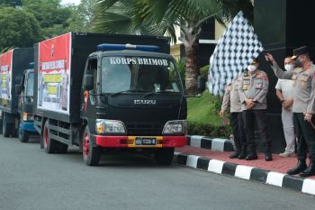 Polda Sumbar kirim empat truk bantuan untuk korban gempa di Pasaman