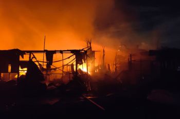 Kebakaran landa area 800 meter persegi di Jaktim