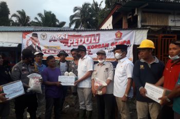 Anggota DPR RI Ade Rezki Pratama sambangi dan bantu korban gempa Pasaman Barat